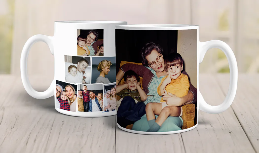 Gepersonaliseerde fotomok met afbeelding van een kruipende baby in dierenpak